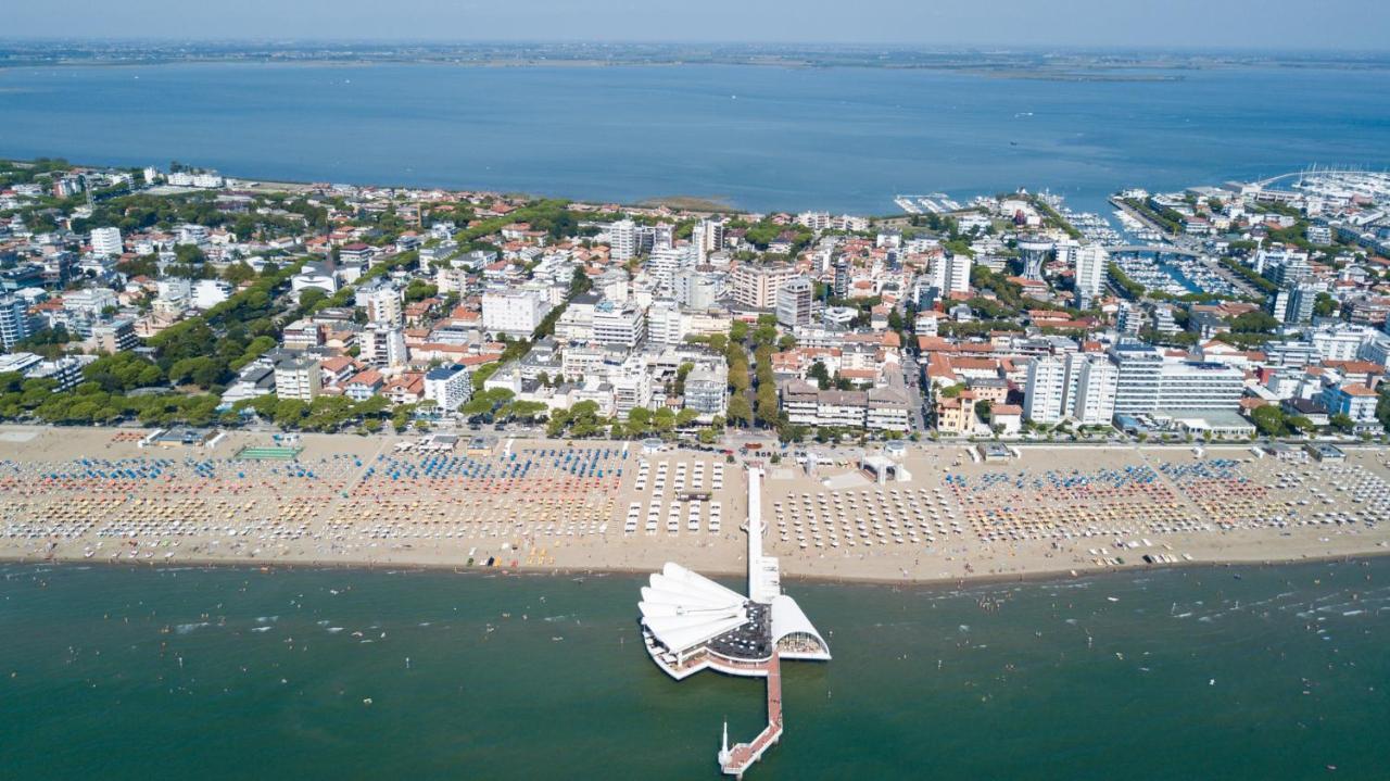 Appartamenti Dal Moro Lignano Sabbiadoro Exterior photo